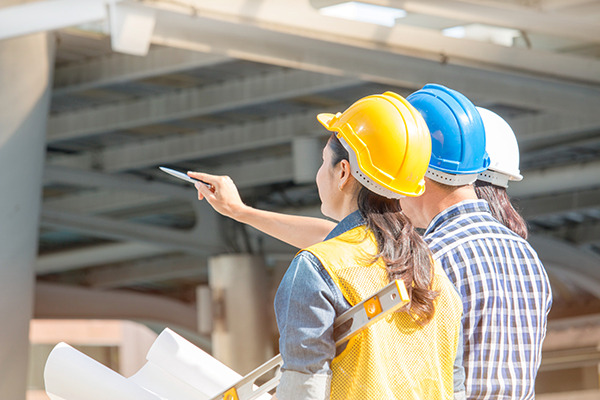 APR - IndNews- NRCA - As more women enter construction industry, job sites and equipment are slow to adapt
