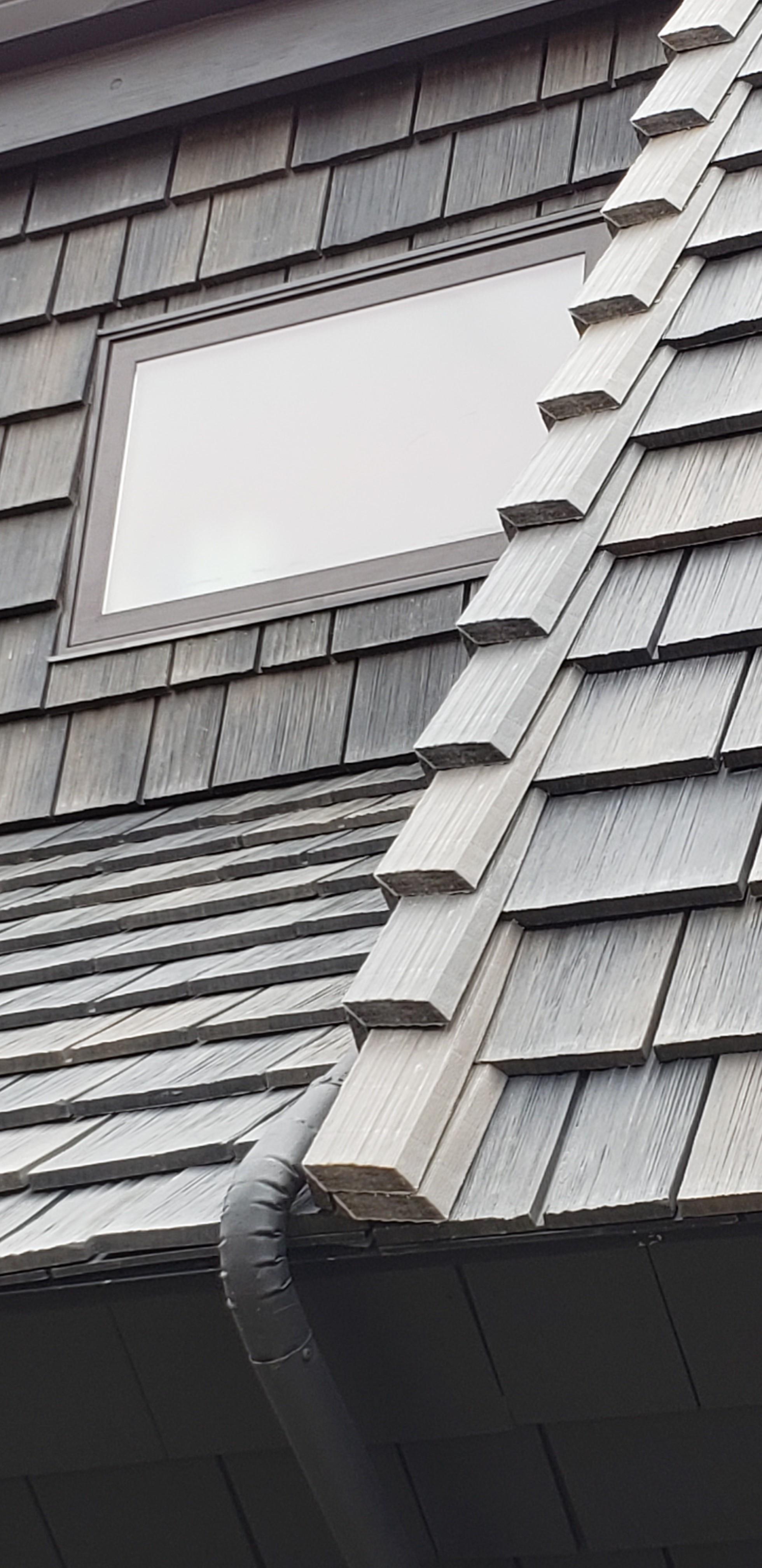 Hand-Split Shake Siding  - Black Oak