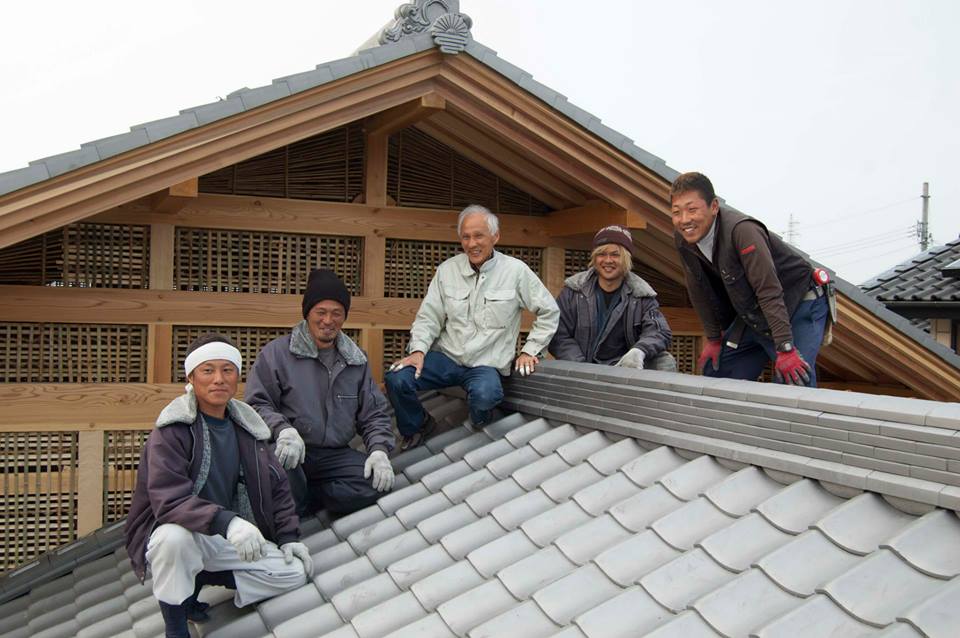 207. Roofing Around the World - Hey